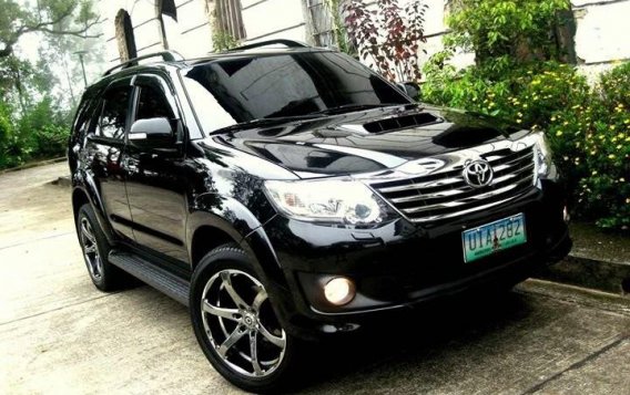 Black Toyota Fortuner 2012 SUV Automatic for sale in Manila