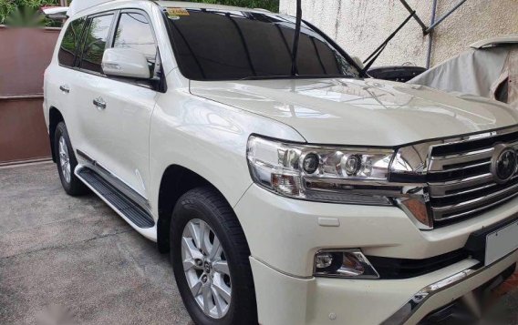White Toyota Land Cruiser for sale in Parañaque