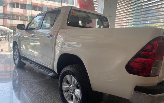 White Toyota Hilux for sale in Manila-2