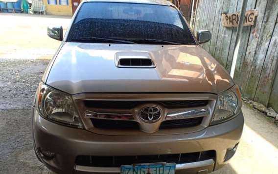 Selling Silver Toyota Hilux in Baguio