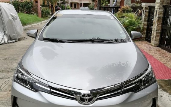 Sell Pearl White 2017 Toyota Corolla altis in Bacoor