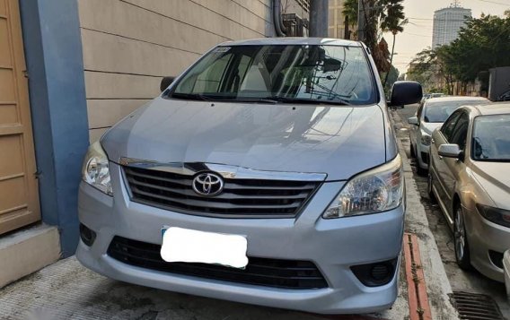 Silver Toyota Innova for sale in Quezon City-1