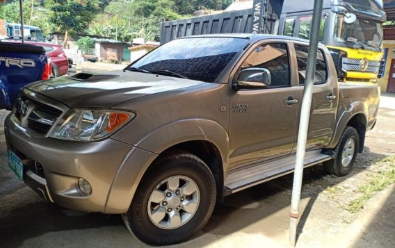 Selling Silver Toyota Hilux in Baguio-3
