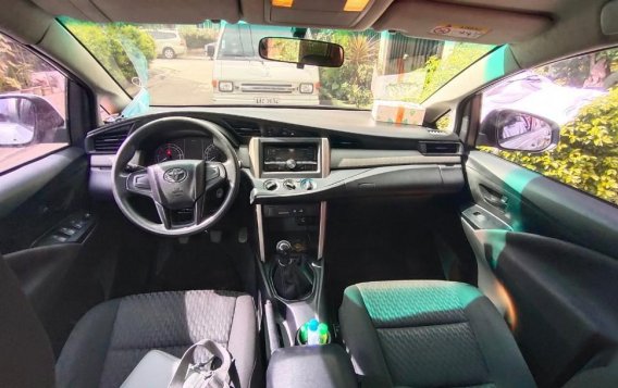 Selling Grey Toyota Innova 2017 in Laguna-6