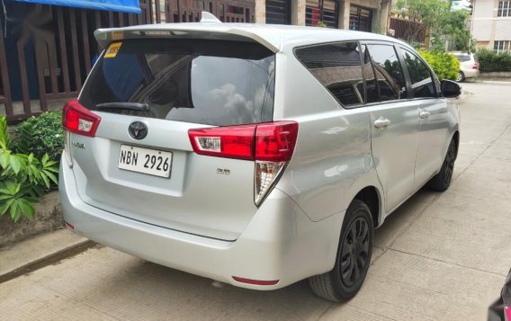 Selling Grey Toyota Innova 2017 in Laguna-3