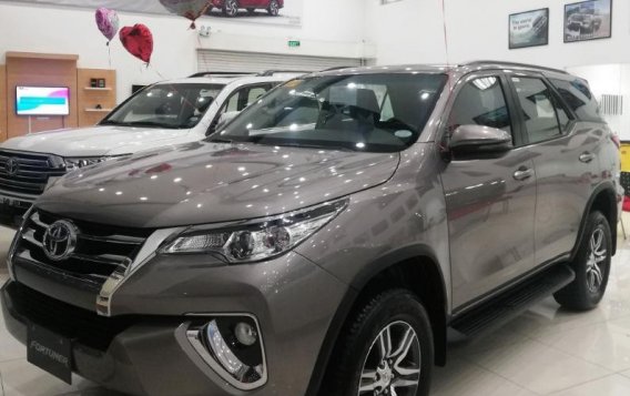 Grey Toyota Fortuner for sale in Santo Tomas