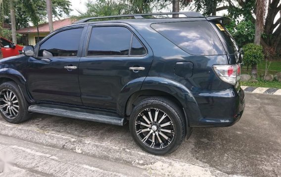 Selling Black Toyota Fortuner 2013 in Angeles City -3