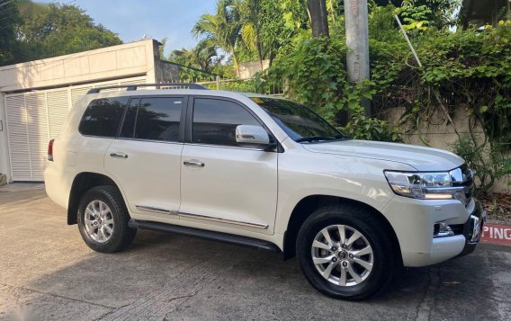 Sell White 2019 Toyota Land Cruiser in Makati-2
