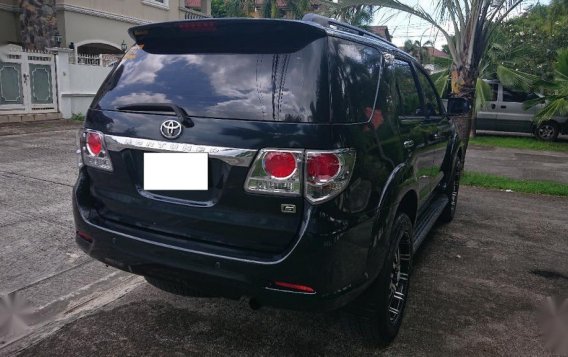 Selling Black Toyota Fortuner 2013 in Angeles City -2