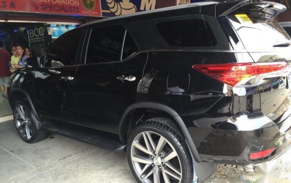Selling Black Toyota Fortuner in Quezon City-2