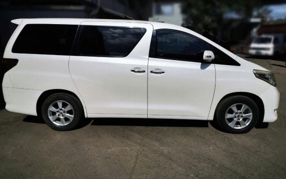 Sell White 2011 Toyota Alphard in Caloocan-1