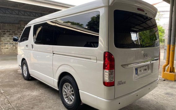 Selling White Toyota Hiace Super Grandia in Pateros-4