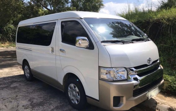 Selling White Toyota Hiace in Quezon City