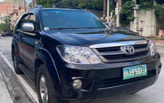 Black Toyota Fortuner for sale in Concepcion