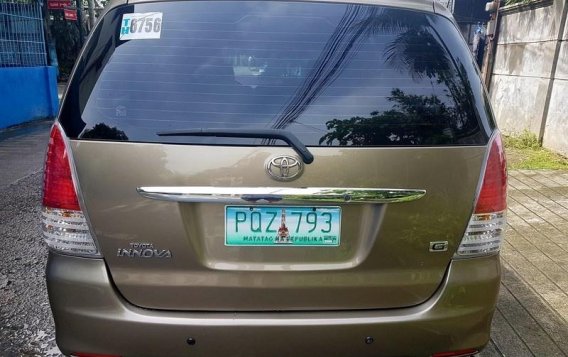 Brown Toyota Innova 2011 for sale-3