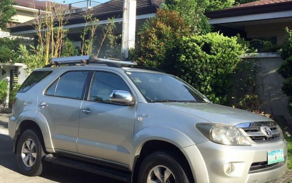 Sell Silver 2005 Toyota Fortuner in Manila-4
