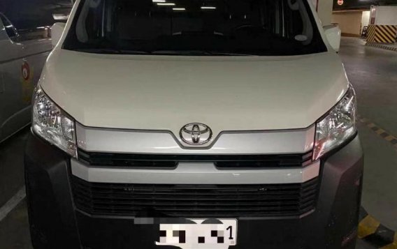 Selling White Toyota Hiace in Manila-3