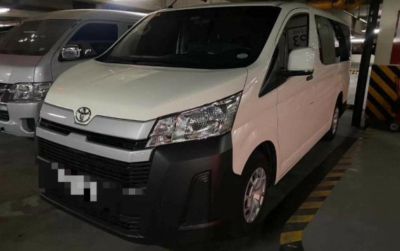 Selling White Toyota Hiace in Manila-2