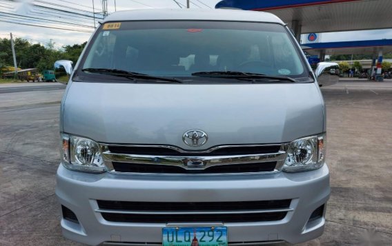 Selling Silver Toyota Hiace in Las Piñas