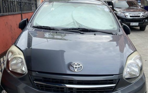 Selling Grey Toyota Wigo in Las Piñas