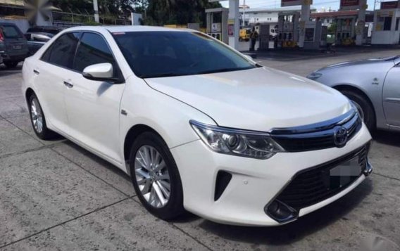 Pearl White Toyota Camry for sale in Parañaque-4