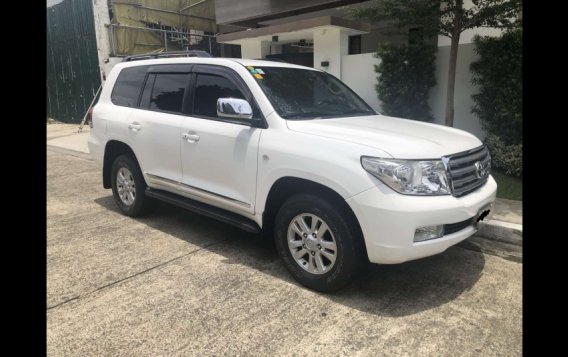 White Toyota Land Cruiser 2011 for sale in Mandaluyong-5