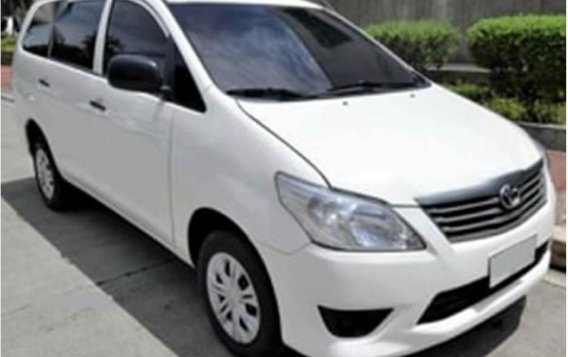 White Toyota Innova for sale in Mandaluyong -5