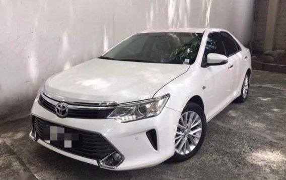 Pearl White Toyota Camry for sale in Parañaque-6