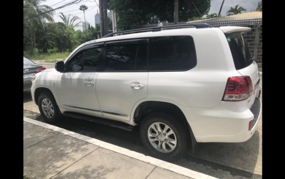 White Toyota Land Cruiser 2011 for sale in Mandaluyong-1