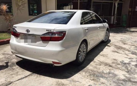 Pearl White Toyota Camry for sale in Parañaque-8