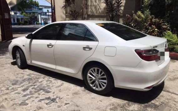 Pearl White Toyota Camry for sale in Parañaque-5