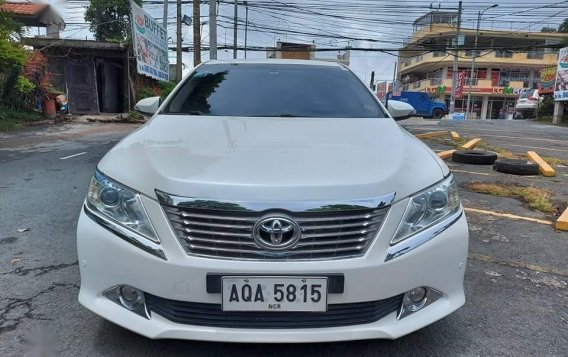 Sell Pearl White 2015 Toyota Camry in Muntinlupa