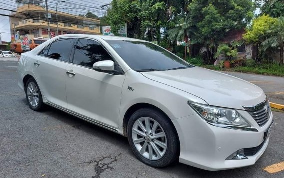 Sell Pearl White 2015 Toyota Camry in Muntinlupa-2