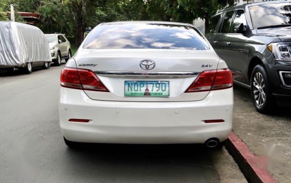 Pearl White Toyota Camry for sale in Quezon City-5