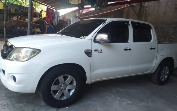 Selling Pearl White Toyota Hilux in Parañaque-9