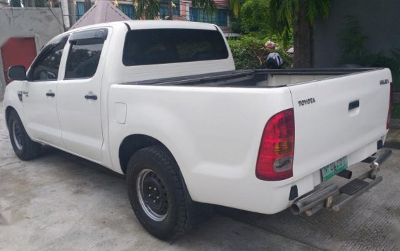Selling Pearl White Toyota Hilux in Parañaque-6