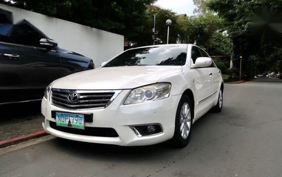 Pearl White Toyota Camry for sale in Quezon City-8