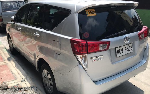 Selling Silver Toyota Innova 2017 in Manila-1