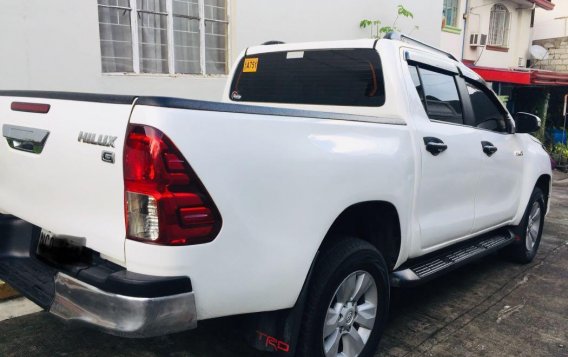 White Toyota Hilux for sale in Caloocan-4