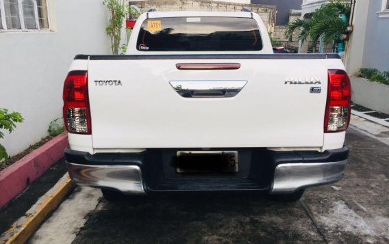 White Toyota Hilux for sale in Caloocan-3