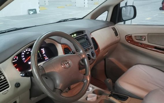 Pearl White Toyota Innova for sale in Manila-2