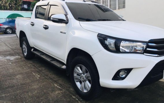 White Toyota Hilux for sale in Caloocan-1