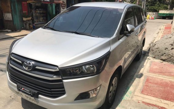 Selling Silver Toyota Innova 2017 in Manila-2