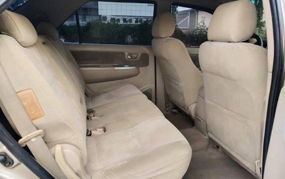 Selling Gold Toyota Fortuner 2006 SUV in Manila-3
