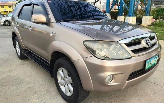 Selling Gold Toyota Fortuner 2006 SUV in Manila-1