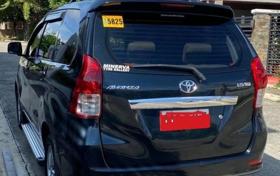 Black Toyota Avanza 2016 for sale in Cavite-1