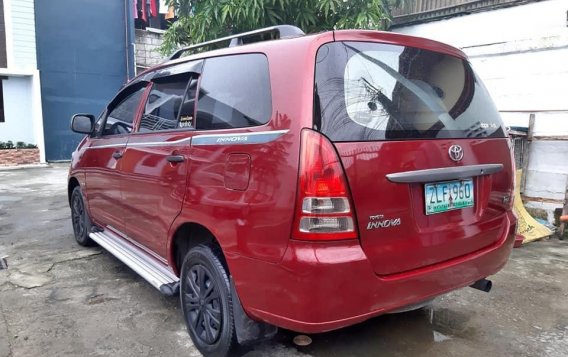 Red Toyota Innova 2007 SUV at 84000 km for sale in Manila-3