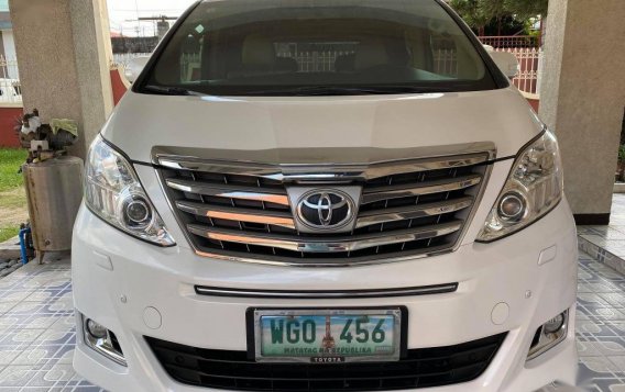 Selling White Toyota Alphard 2013 in Quezon City-7