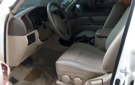 Sell White Toyota Land Cruiser in Quezon City-3