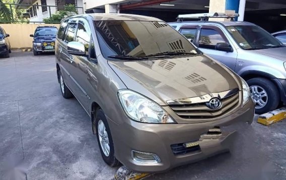 Selling Grey Toyota Innova in Parañaque